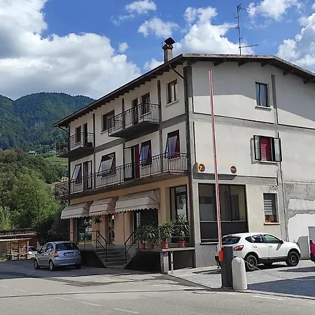 アパート Casa Celeste ファッラ・ダルパーゴ